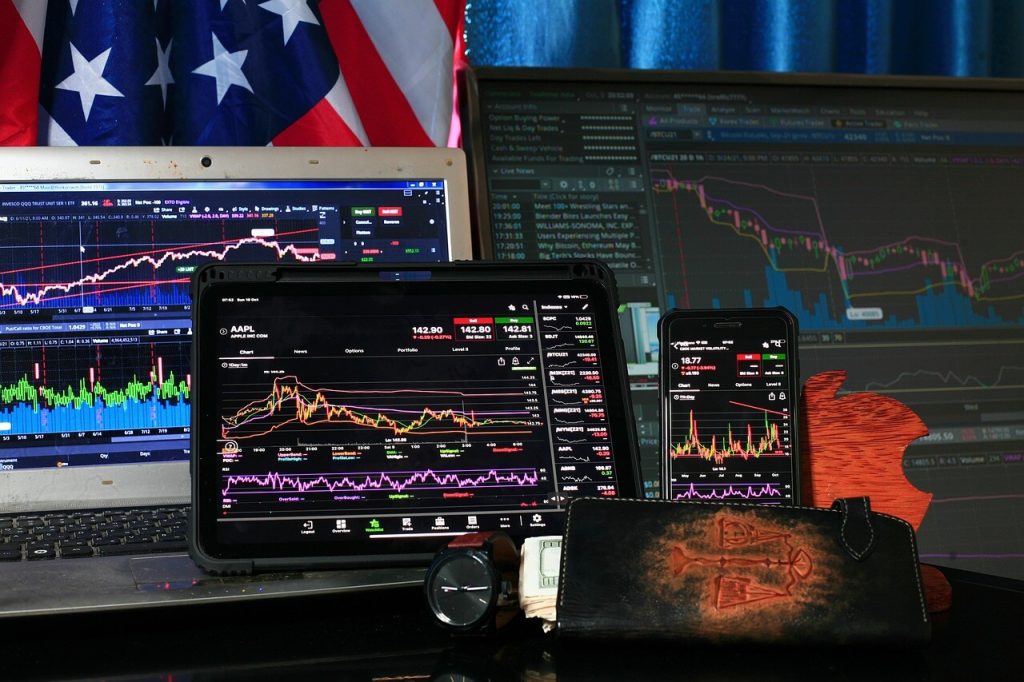 Investasi Cerdas: Faktor Kunci Pengambilan Keputusan 1 Investasi Cerdas Faktor Kunci Pengambilan Keputusan