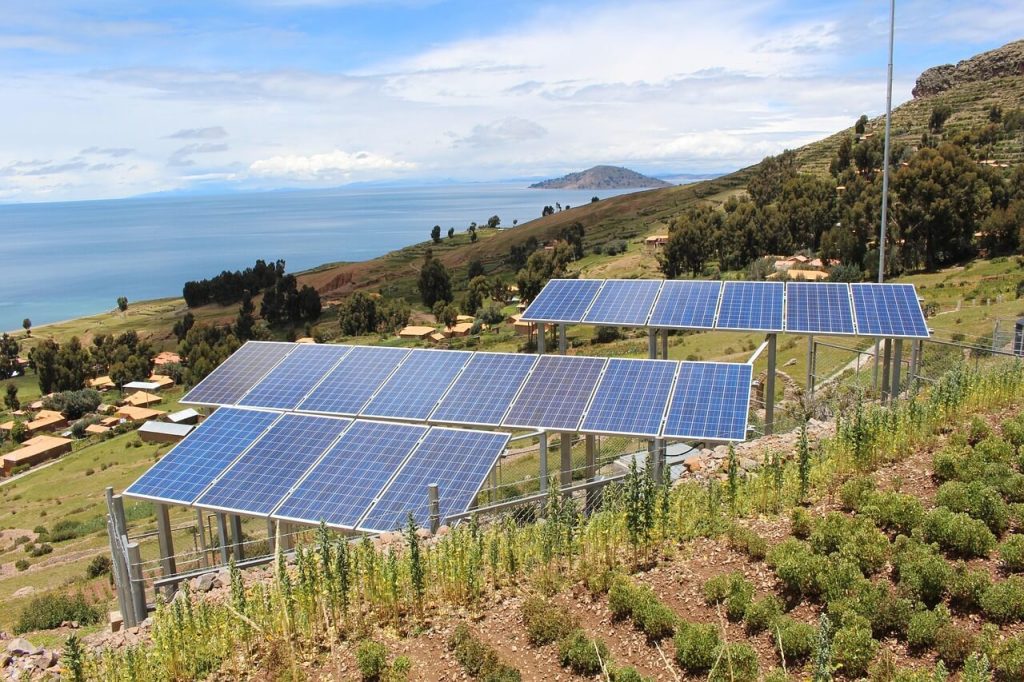 Panel Surya: Solusi Pintar Energi Bersih 2025 1 Panel Surya Teknologi Hijau yang Mengubah Masa Depan Energi